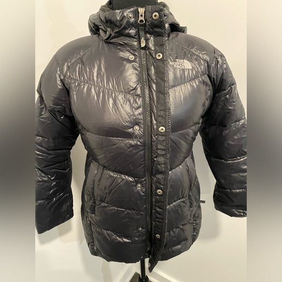 North Face Puff Jacket in Juniors Medium Great Condition - Picture 2 of 11